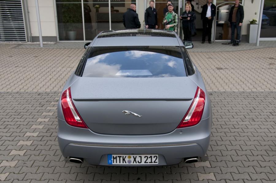  Jaguar XJ SuperSport Nurburgring Taxi 2012 года  (фото 12 из 51)